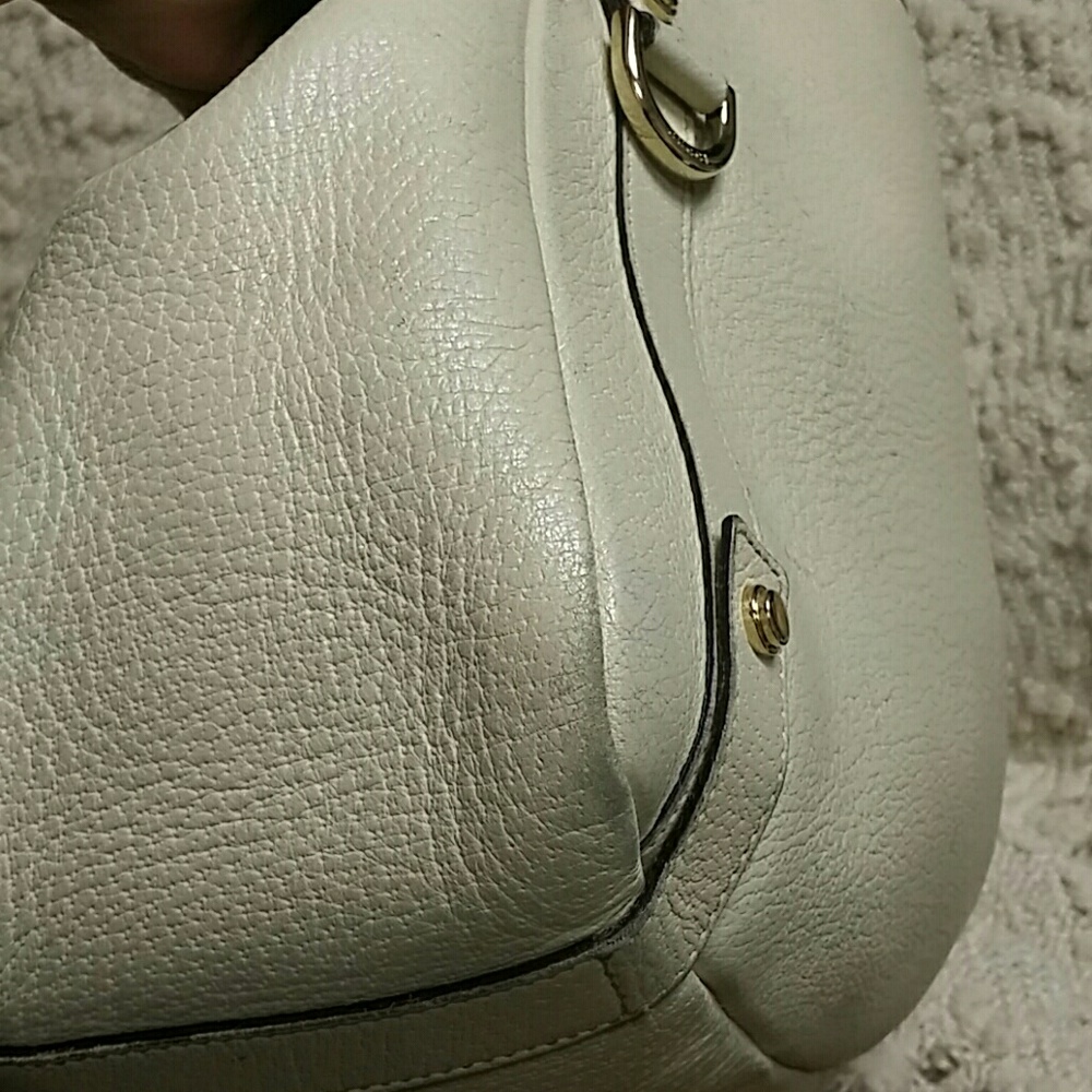 Gucci White Leather Shoulder Bag with Gold Hardware - Picture 6 of 8